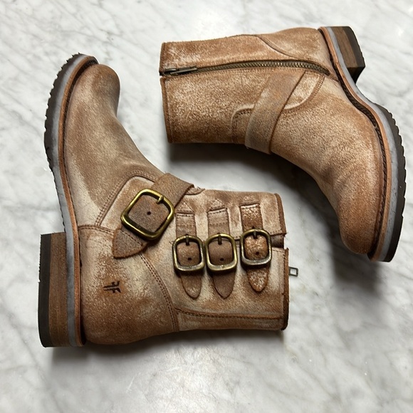 Frye NIB Veronica Belted Short Bootie in Chocolate Size 6.5M - Picture 5 of 10